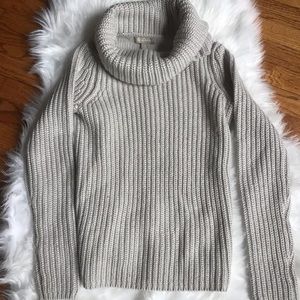 Banana Republic light gray sweater